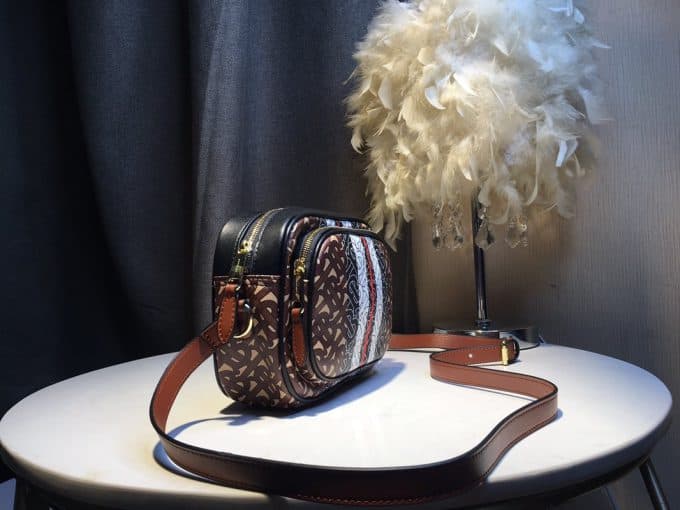 2019大人気爆発バーバリー(BURBERRY)☆レディース ショルダーバッグコピー☆人気商品今流行り欠かせない存在☆★ - 画像 (2)