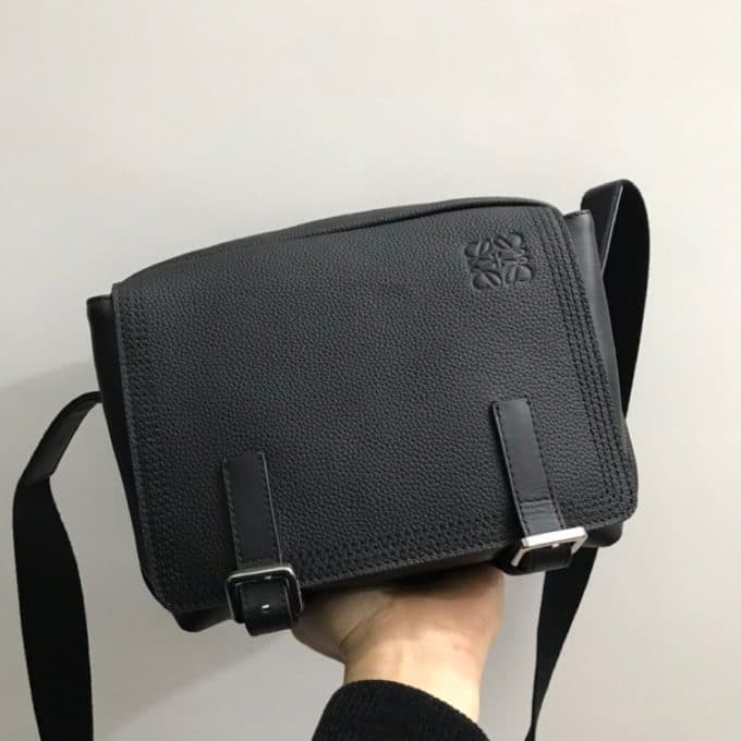 ロエベバッグコピー 定番人気2021新品 Loeweメンズ ショルダーバッグ