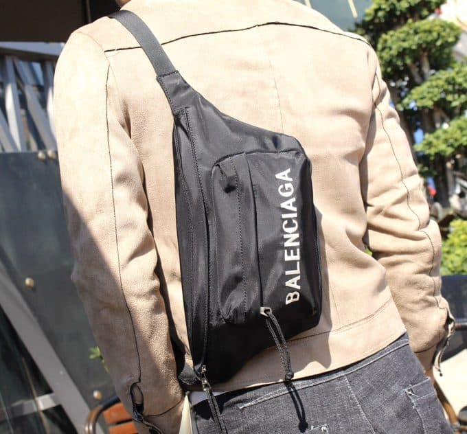 バレンシアガバッグコピー 定番人気2021新品 BALENCIAGA 男女兼用 ボディバッグ - 画像 (3)