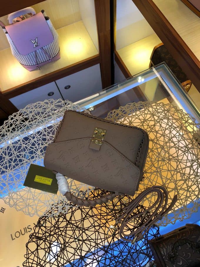 ルイヴィトンバッグコピー 2020新品注目度NO.1 Louis Vuitton メンズ ショルダーバッグ - 画像 (7)
