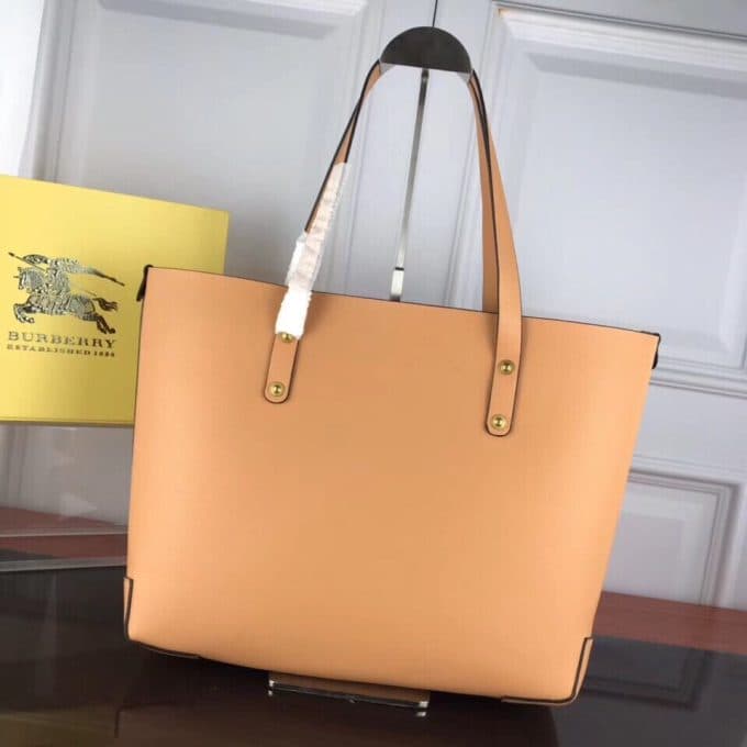 2019大人気爆発バーバリー(BURBERRY)☆レディース トートバッグコピー☆人気商品今流行り欠かせない存在☆★ - 画像 (3)