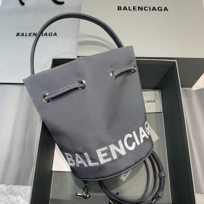 バレンシアガバッグコピー 大人気2022新品 BALENCIAGAレディース バケツバッグ