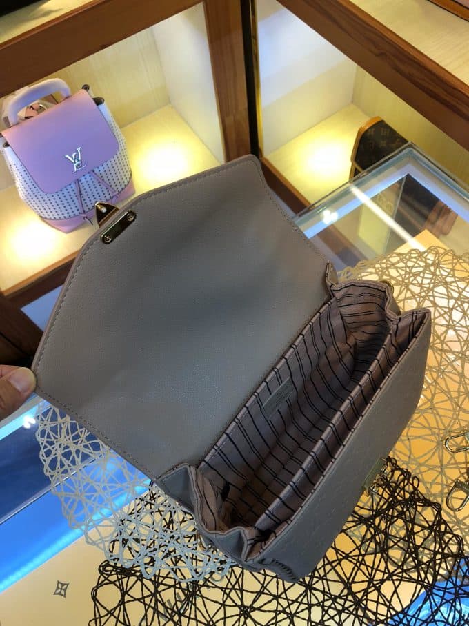 ルイヴィトンバッグコピー 2020新品注目度NO.1 Louis Vuitton メンズ ショルダーバッグ - 画像 (9)