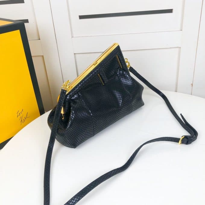フェンディバッグコピー 2022新品注目度NO.1 FENDI レディース ショルダーバッグ - 画像 (2)