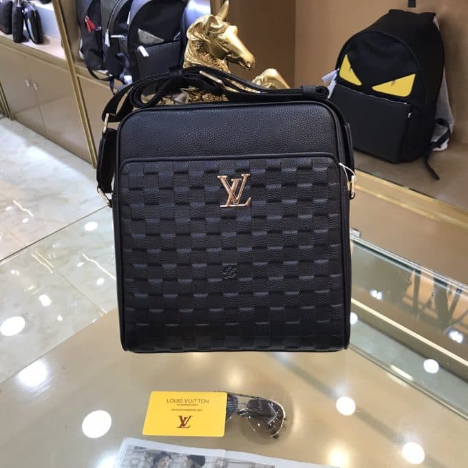 ルイヴィトンバッグコピー 定番人気2021新品 Louis Vuitton メンズ ショルダーバッグ