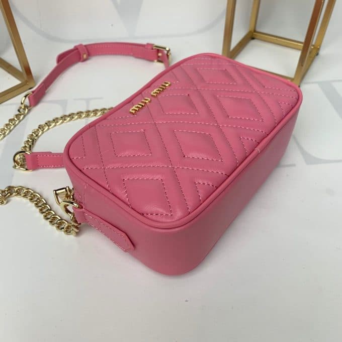 2019秋冬高品質ミュウミュウ(MIUMIU)☆ ショルダーバッグコピー☆気持ちの良い触り心地♪相性抜群！ - 画像 (5)