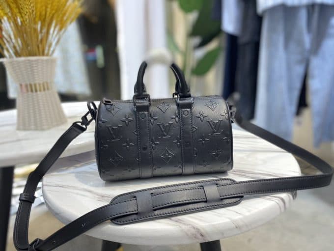 人気高級 ルイヴィトンバッグコピー 2021新品注目度NO.1 Louis Vuitton メンズ ハンドバッグ
