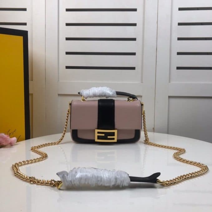 フェンディバッグコピー 2022新品注目度NO.1 FENDI レディース ショルダーバッグ