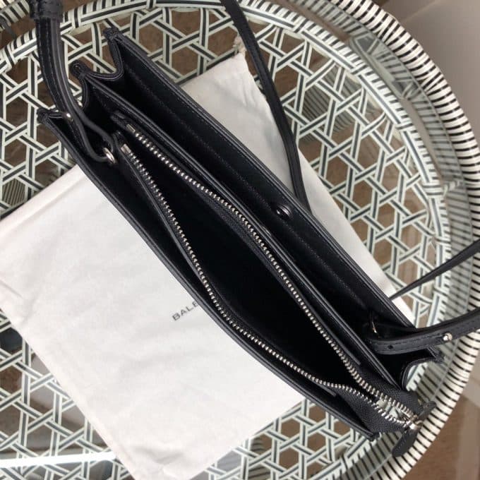 バレンシアガバッグコピー 定番人気2021新品 BALENCIAGA 男女兼用 ショルダーバッグ - 画像 (9)