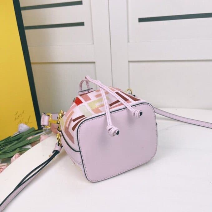 フェンディバッグコピー 定番人気2022新品 FENDI レディース バケツバッグ - 画像 (4)