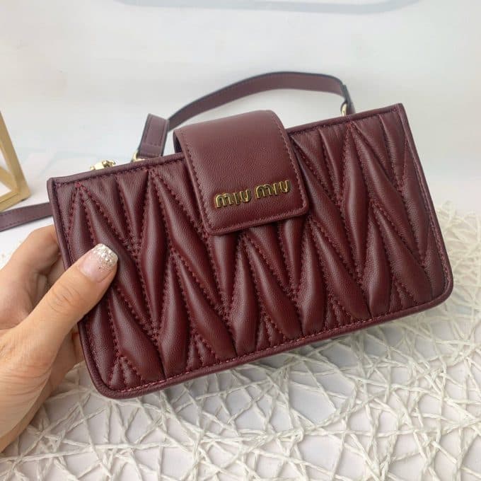 2019秋冬注目度NO.1ミュウミュウ(MIUMIU)☆ ショルダーバッグコピー☆特別価格にて販売!!アイテム続々追加中♪♪♪ - 画像 (6)