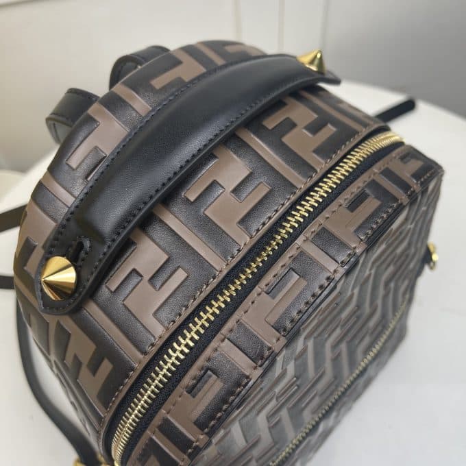 フェンディバッグコピー 定番人気2022新品 FENDI レディース バックパック - 画像 (6)
