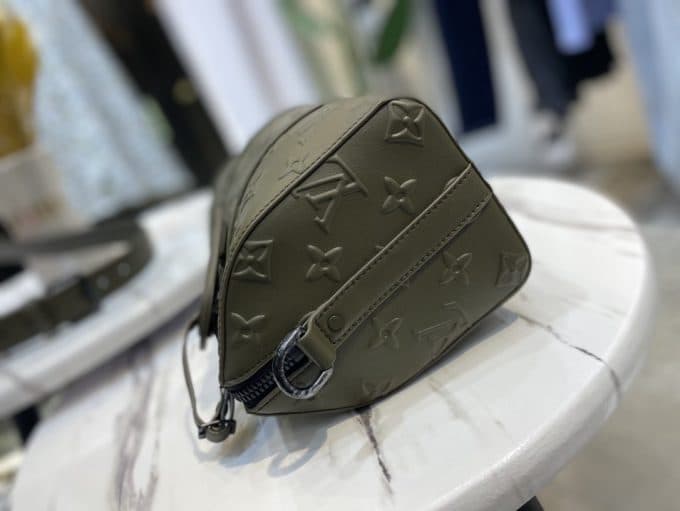 人気高級ルイヴィトンバッグコピー 2021新品注目度NO.1 Louis Vuitton メンズ ショルダーバッグ - 画像 (4)