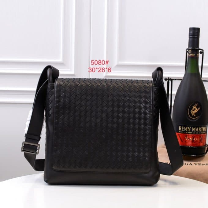 ボッテガヴェネタバッグコピー 大人気2021新品 Bottega Veneta メンズ ショルダーバッグ
