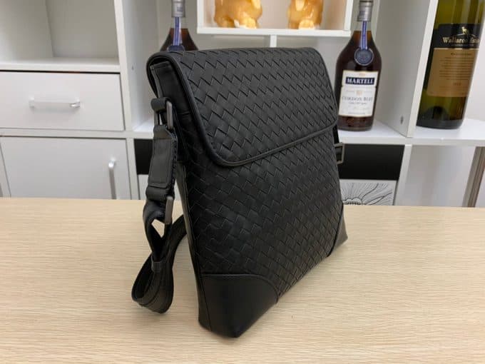 人気高級ボッテガヴェネタバッグコピー 2021新品注目度NO.1 Bottega Veneta メンズ ショルダーバッグ - 画像 (2)