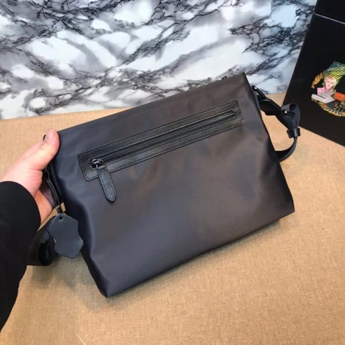 グッチバッグコピー 定番人気2021新品 GUCCI メンズ ショルダーバッグ - 画像 (4)