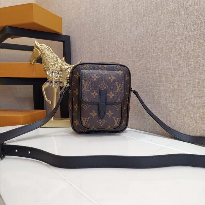 高品質ルイヴィトンバッグコピー 定番人気2021新品 Louis Vuitton メンズ ショルダーバッグ