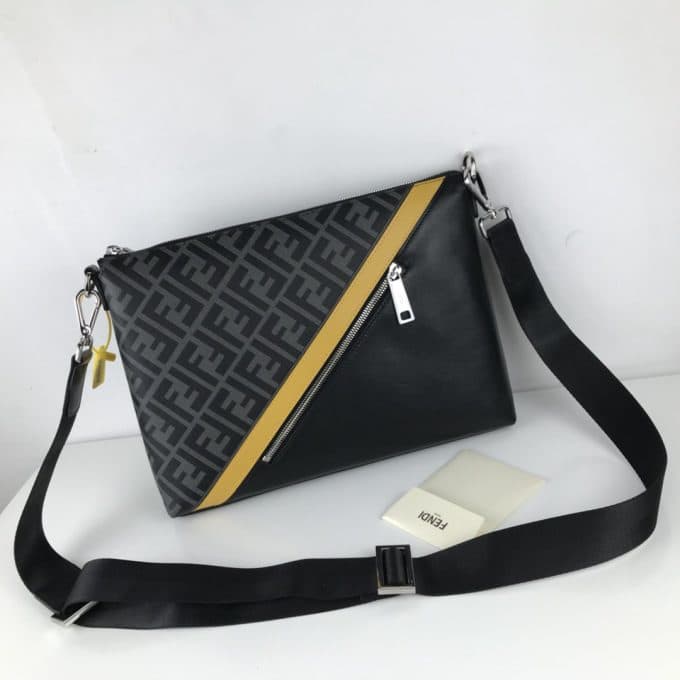 フェンディバッグコピー 定番人気2021新品 FENDI メンズ ショルダーバッグ