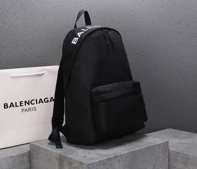 バレンシアガバッグコピー 大人気2021新品 BALENCIAGA メンズ バックパック - 画像 (3)