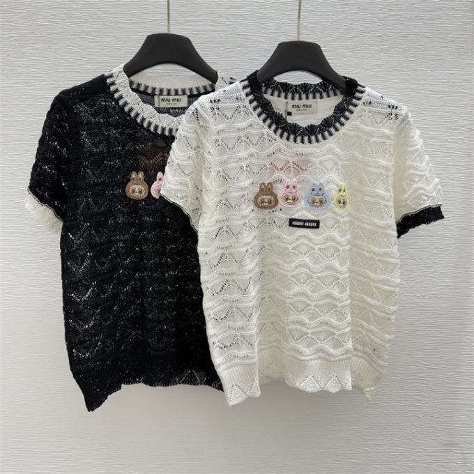 ミュウミュウ ニットシャツ 2025年 MIUMIU 透かし彫り Tシャツ 半袖 セーター クルーネック レディース