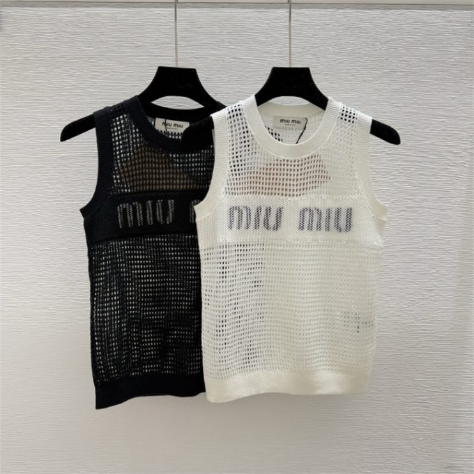 ミュウミュウ タンクトップ 2025年 MIUMIU 透かし彫り ニットベスト クルーネック レディース
