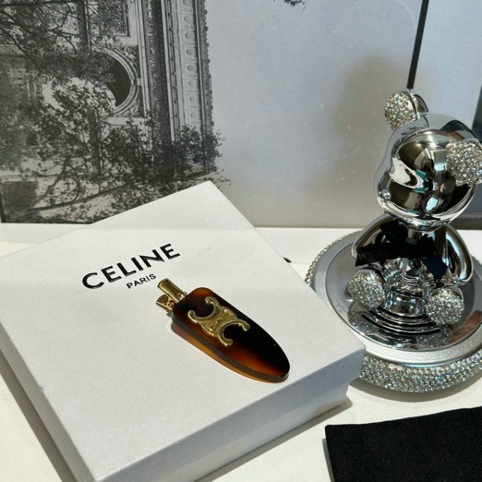 セリーヌ 2025年 ヘアピン CELINE スナップ ヘアクリップ 超可愛い - 画像 (2)