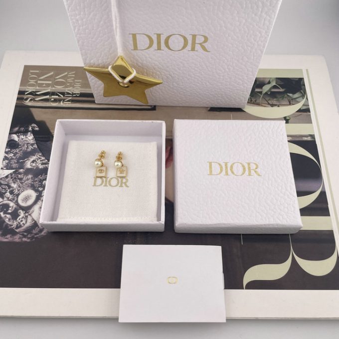 クリスチャンディオール 2025年 ラッキーカード ピアス CHRISTIAN DIOR イヤリング ジュエリー ホワイト レジンパール - 画像 (6)