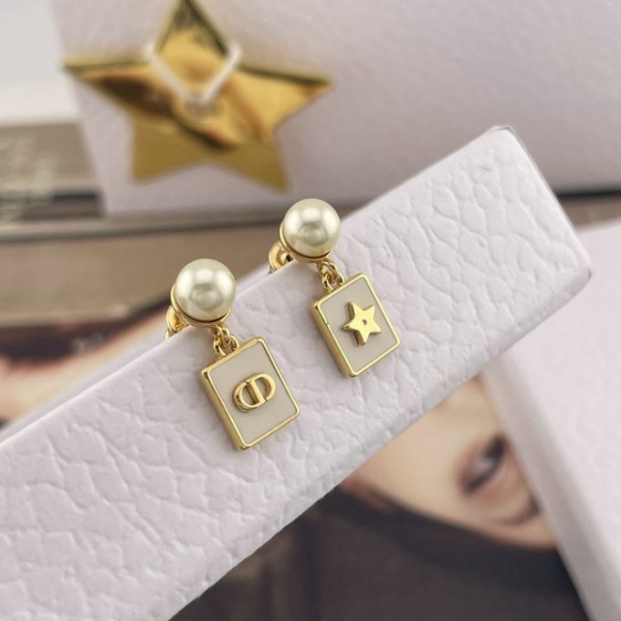 クリスチャンディオール 2025年 ラッキーカード ピアス CHRISTIAN DIOR イヤリング ジュエリー ホワイト レジンパール