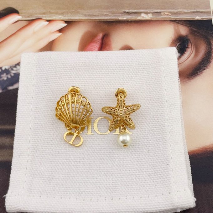 クリスチャンディオール 2025年 トライバル ピアス CHRISTIAN DIOR イヤリング ジュエリー ホワイト レジンパール