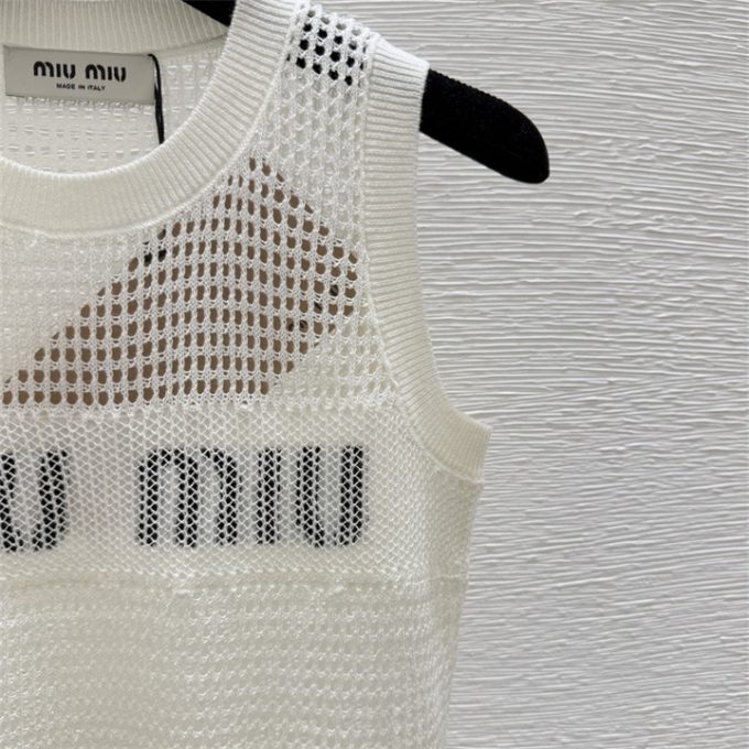 ミュウミュウ タンクトップ 2025年 MIUMIU 透かし彫り ニットベスト クルーネック レディース - 画像 (4)