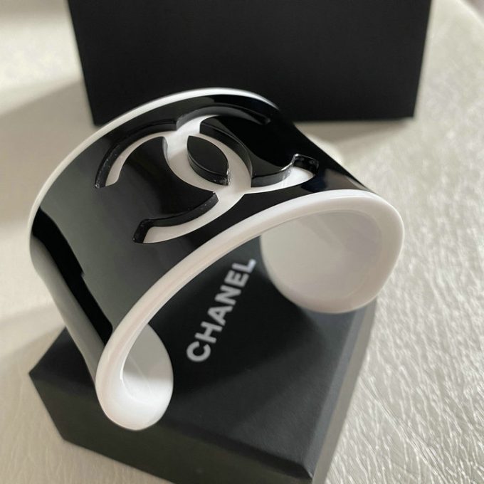 シャネル バングル 2025年 CHANEL ココマーク オープンバングル ブレスレット レディース ジェリー - 画像 (3)