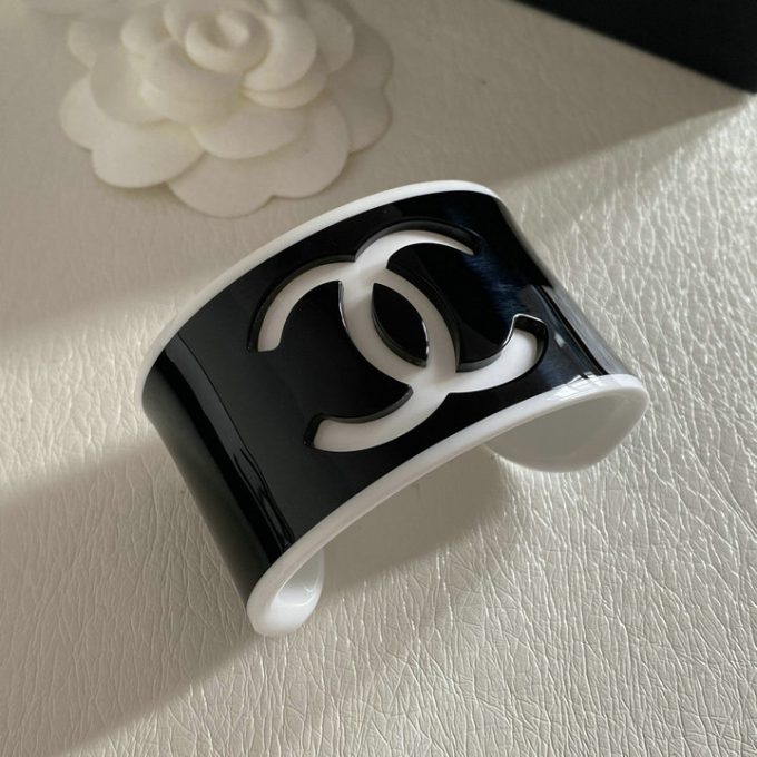 シャネル バングル 2025年 CHANEL ココマーク オープンバングル ブレスレット レディース ジェリー - 画像 (4)