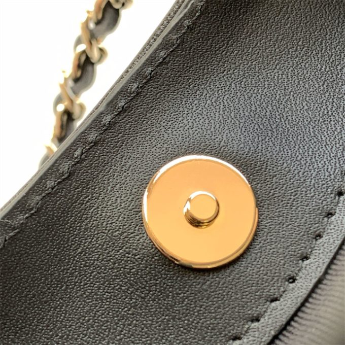 シャネル 2025年 31 スモール ショッピンバッグ CHANEL トートバッグ ハンドバッグ ショルダーバッグ - 画像 (9)