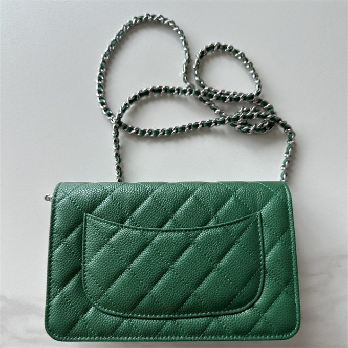 シャネル 2025年 チェーンウォレット CHANEL ミニ フラップバッグ ショルダーバッグ レディース シルバー金具 - 画像 (2)