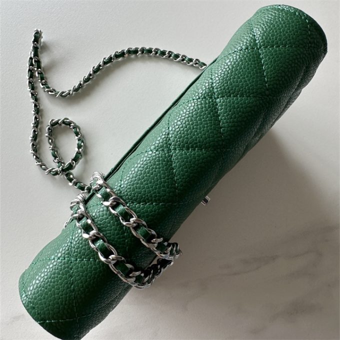 シャネル 2025年 チェーンウォレット CHANEL ミニ フラップバッグ ショルダーバッグ レディース シルバー金具 - 画像 (3)