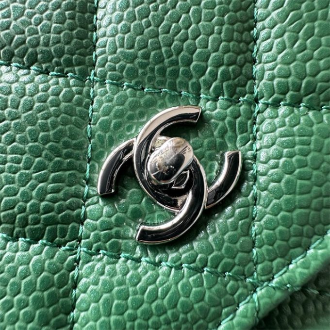 シャネル 2025年 チェーンウォレット CHANEL ミニ フラップバッグ ショルダーバッグ レディース シルバー金具 - 画像 (9)