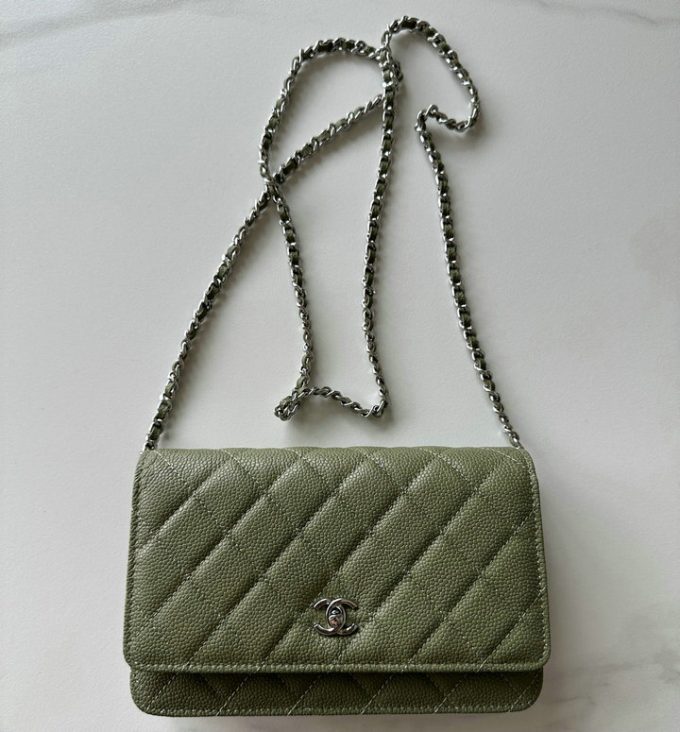 シャネル 2025年 チェーンウォレット CHANEL ミニ フラップバッグ ショルダーバッグ レディース シルバー金具