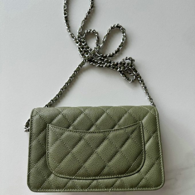 シャネル 2025年 チェーンウォレット CHANEL ミニ フラップバッグ ショルダーバッグ レディース シルバー金具 - 画像 (2)