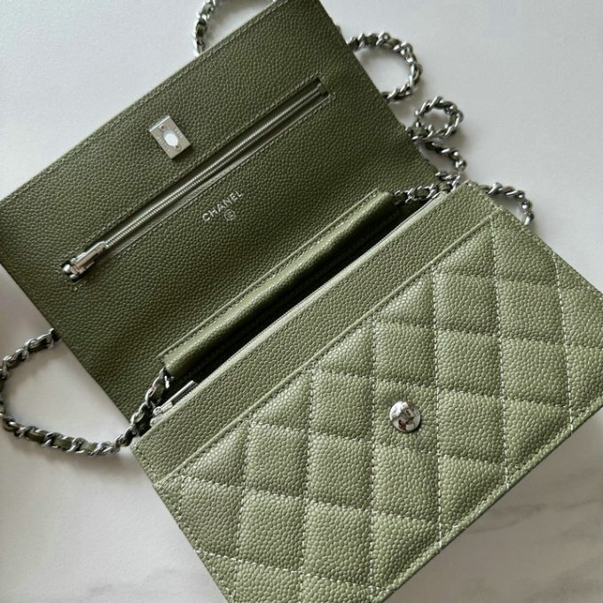 シャネル 2025年 チェーンウォレット CHANEL ミニ フラップバッグ ショルダーバッグ レディース シルバー金具 - 画像 (3)