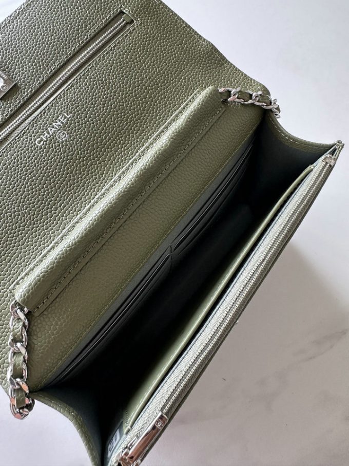 シャネル 2025年 チェーンウォレット CHANEL ミニ フラップバッグ ショルダーバッグ レディース シルバー金具 - 画像 (5)