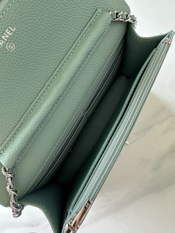 シャネル 2025年 チェーンウォレット CHANEL ミニ フラップバッグ ショルダーバッグ レディース シルバー金具 - 画像 (4)