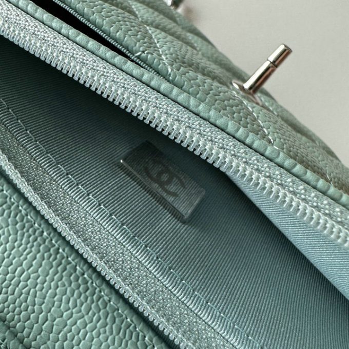 シャネル 2025年 チェーンウォレット CHANEL ミニ フラップバッグ ショルダーバッグ レディース シルバー金具 - 画像 (8)