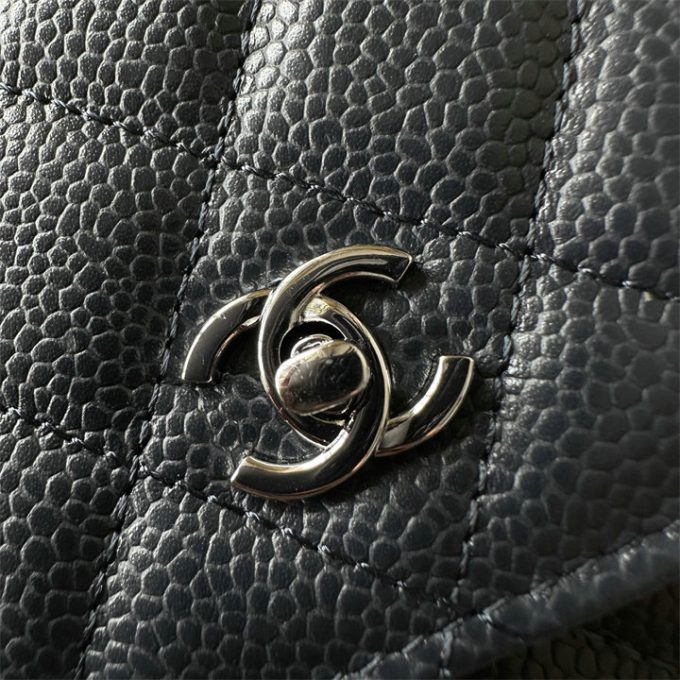 シャネル 2025年 チェーンウォレット CHANEL ミニ フラップバッグ ショルダーバッグ レディース シルバー金具 - 画像 (9)