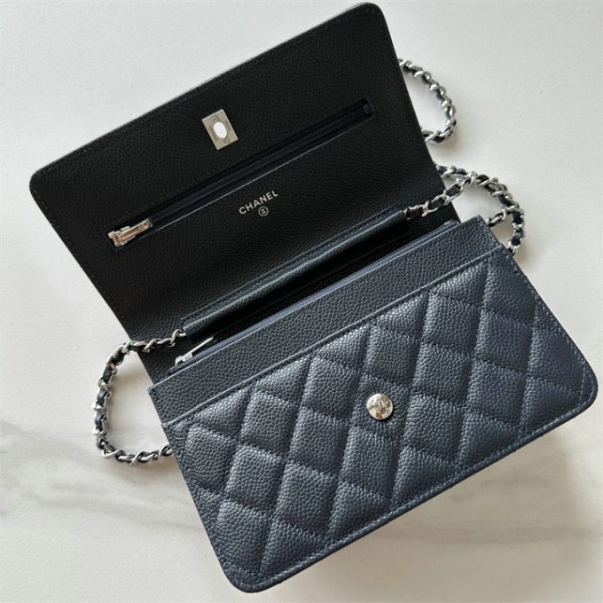 シャネル 2025年 チェーンウォレット CHANEL ミニ フラップバッグ ショルダーバッグ レディース シルバー金具 - 画像 (3)