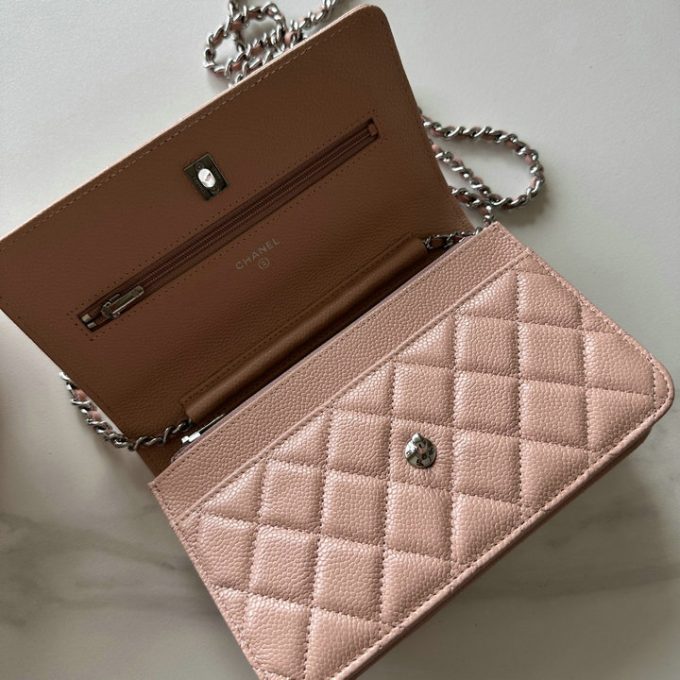 シャネル 2025年 チェーンウォレット CHANEL ミニ フラップバッグ ショルダーバッグ レディース シルバー金具 - 画像 (4)