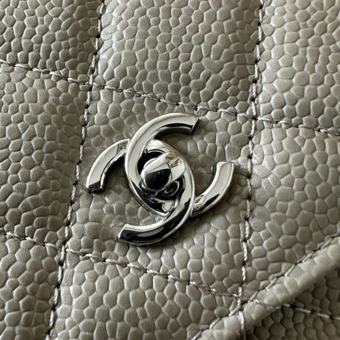 シャネル 2025年 チェーンウォレット CHANEL ミニ フラップバッグ ショルダーバッグ レディース シルバー金具 - 画像 (9)