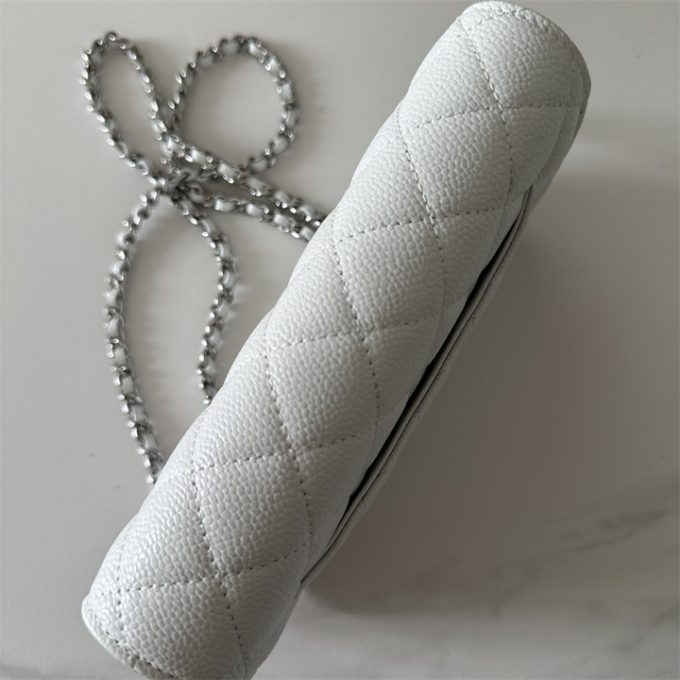 シャネル 2025年 チェーンウォレット CHANEL ミニ フラップバッグ ショルダーバッグ レディース シルバー金具 - 画像 (3)
