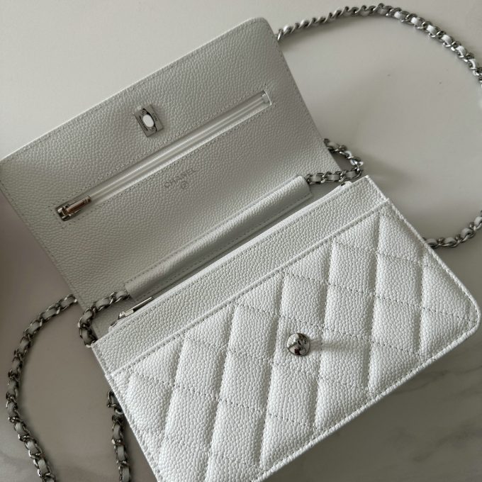 シャネル 2025年 チェーンウォレット CHANEL ミニ フラップバッグ ショルダーバッグ レディース シルバー金具 - 画像 (4)