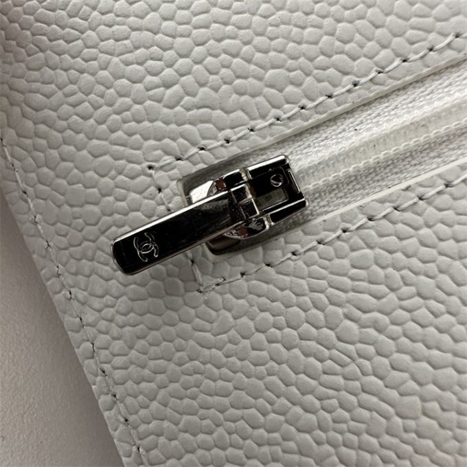シャネル 2025年 チェーンウォレット CHANEL ミニ フラップバッグ ショルダーバッグ レディース シルバー金具 - 画像 (8)