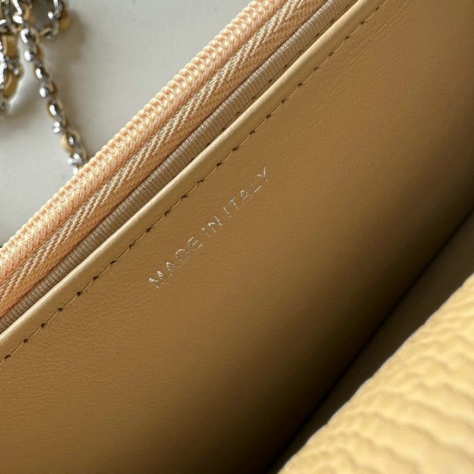 シャネル 2025年 チェーンウォレット CHANEL ミニ フラップバッグ ショルダーバッグ レディース シルバー金具 - 画像 (5)